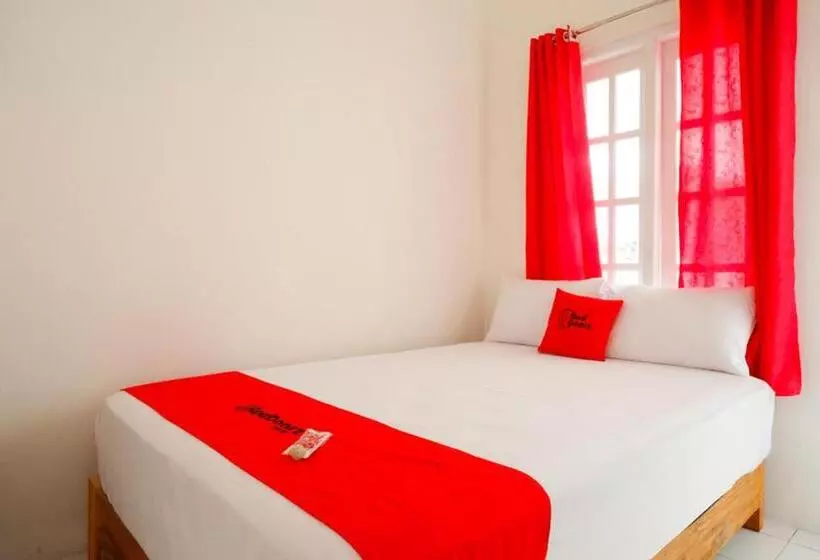 ホテル Reddoorz Plus Near Ums Solo