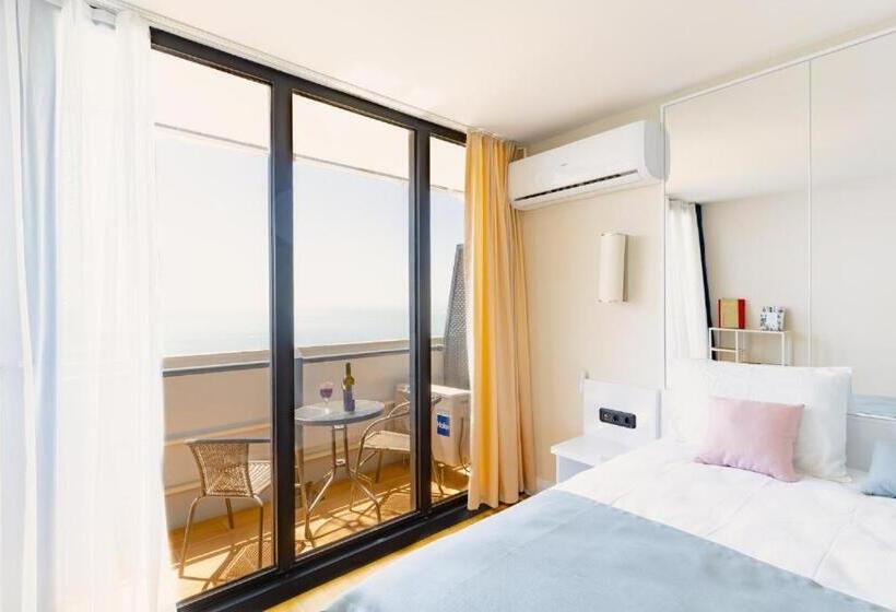 هاستل Downtown Centre In Batumi Aparthotel Orbi City