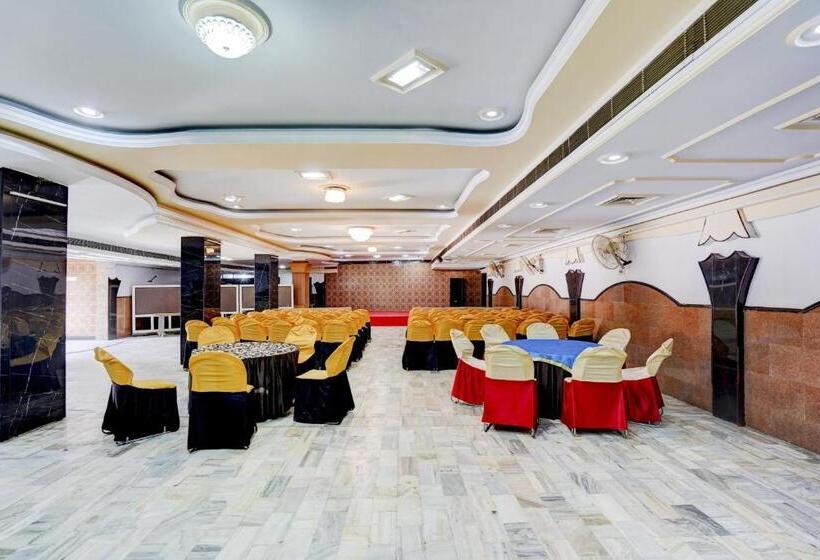 هتل Oyo 80038 Fridays