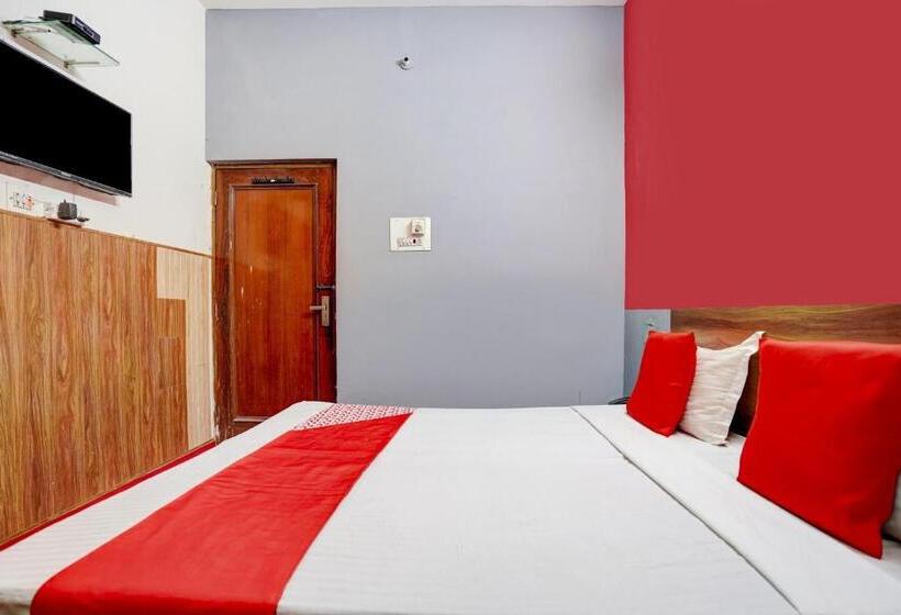 هتل Oyo 80038 Fridays