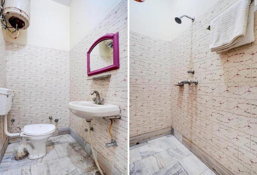 هتل Oyo 80038 Fridays