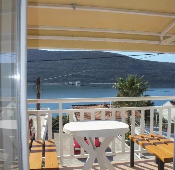 پانسیون Apartmans And Rooms Mato