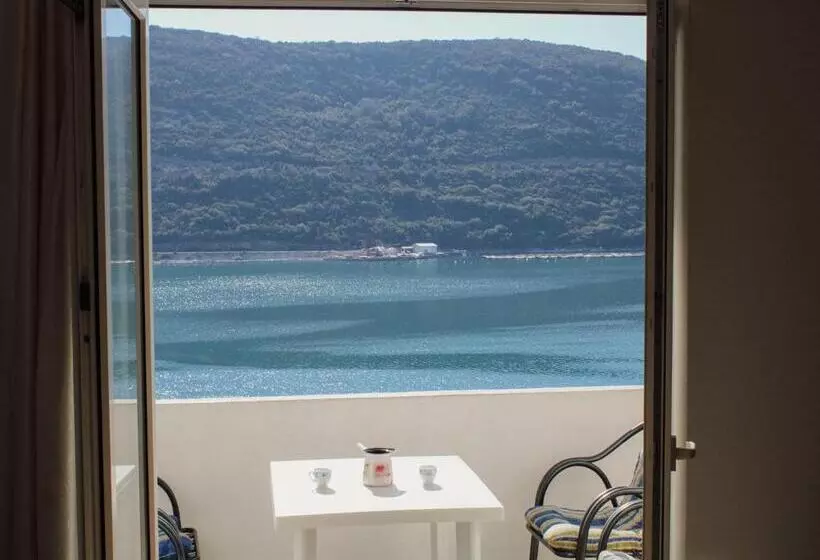 پانسیون Apartmans And Rooms Mato