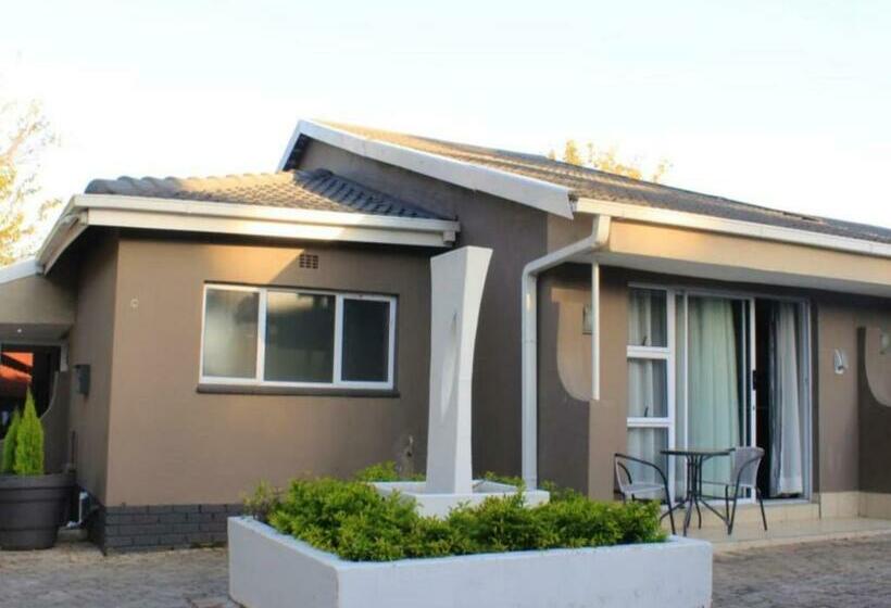 ペンション Comfort E Casa