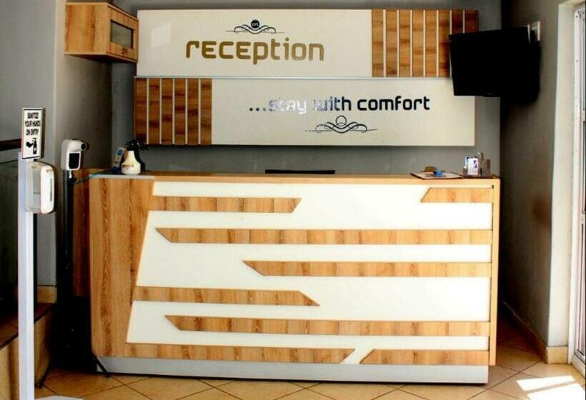 ペンション Comfort E Casa