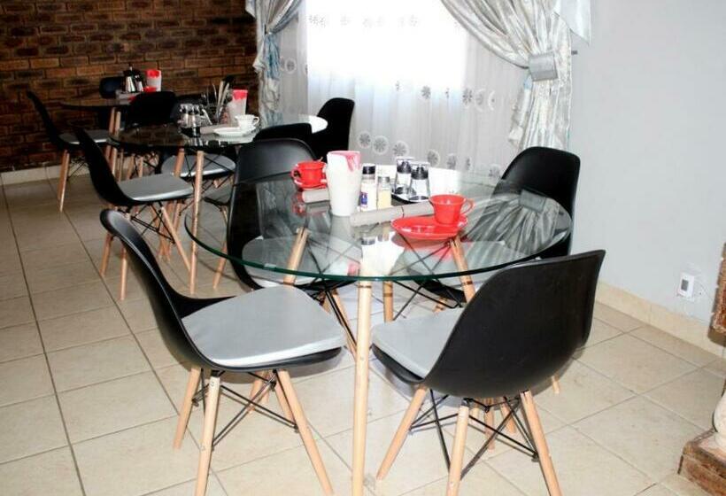 ペンション Comfort E Casa