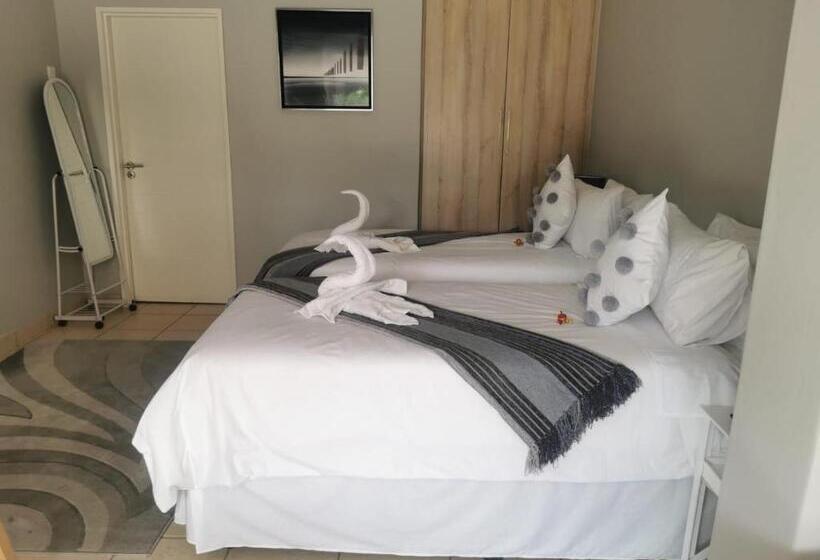 ペンション Comfort E Casa