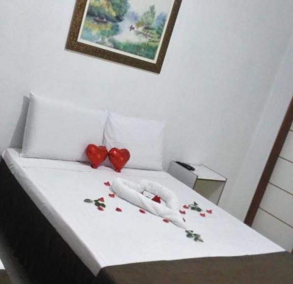 בית מלון כפרי Alelos