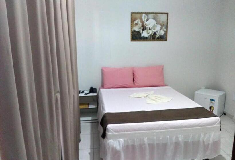 בית מלון כפרי Alelos