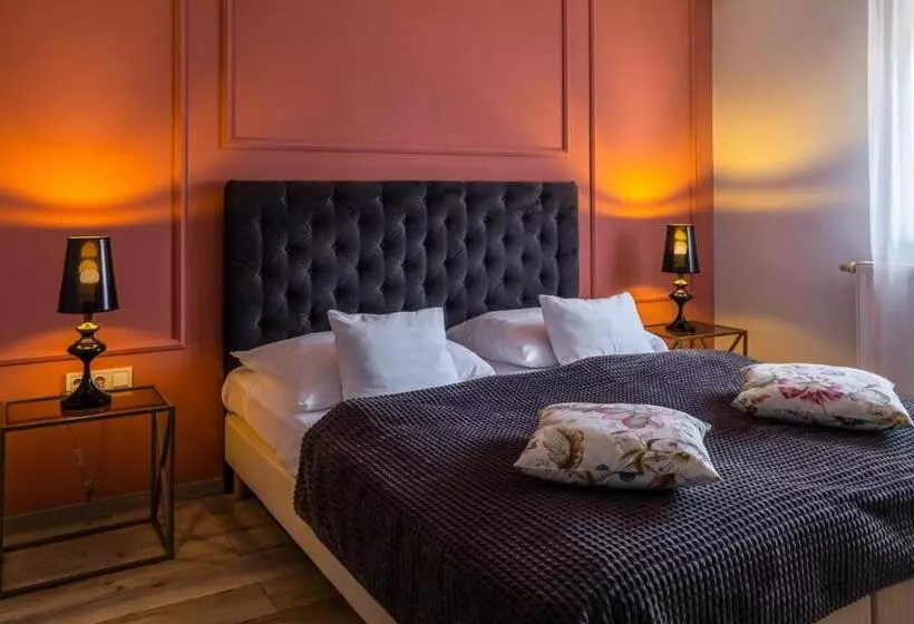 ホテル Neptun Badacsony