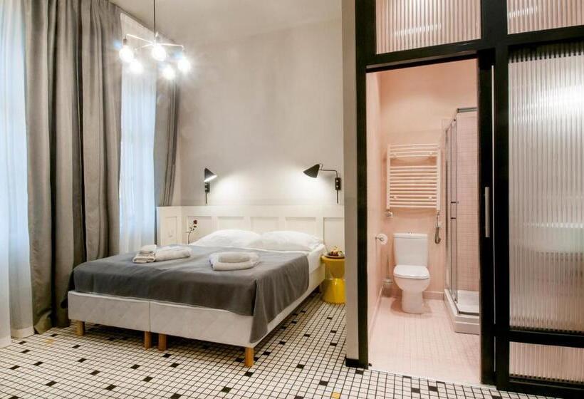 Hotelli Neptun Badacsony