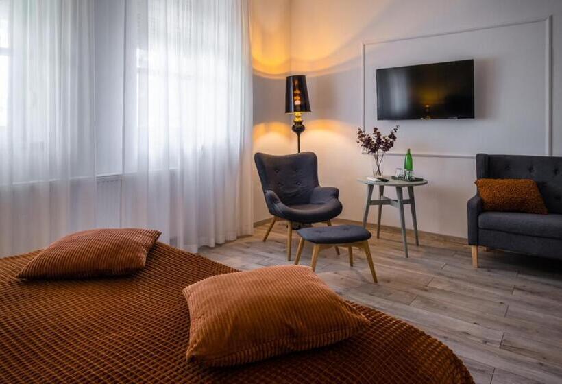 Hotelli Neptun Badacsony