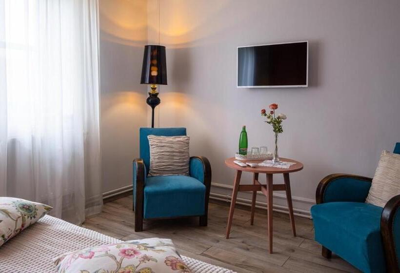 Hotelli Neptun Badacsony