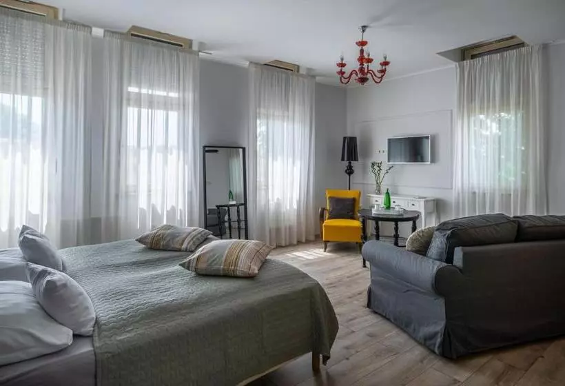 ホテル Neptun Badacsony