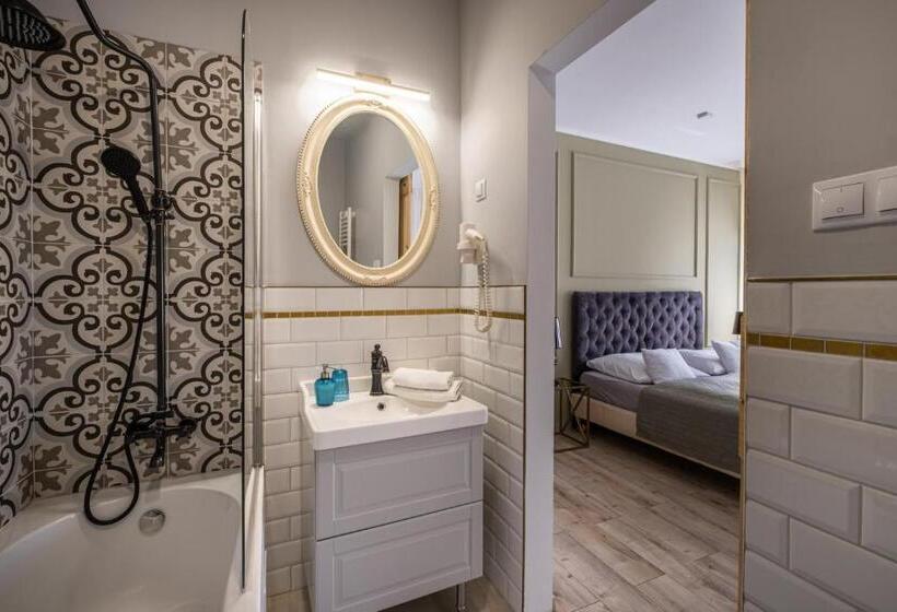 Hotelli Neptun Badacsony