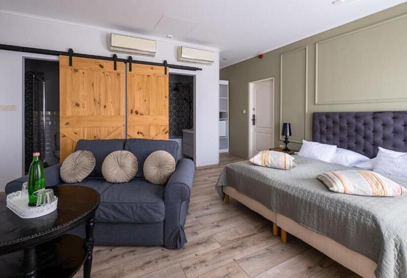 Hotelli Neptun Badacsony