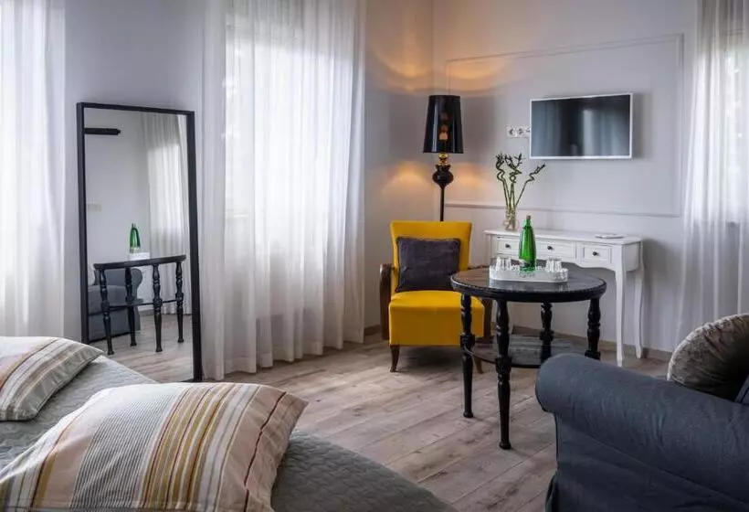 ホテル Neptun Badacsony