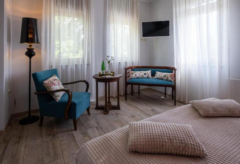 Hotelli Neptun Badacsony