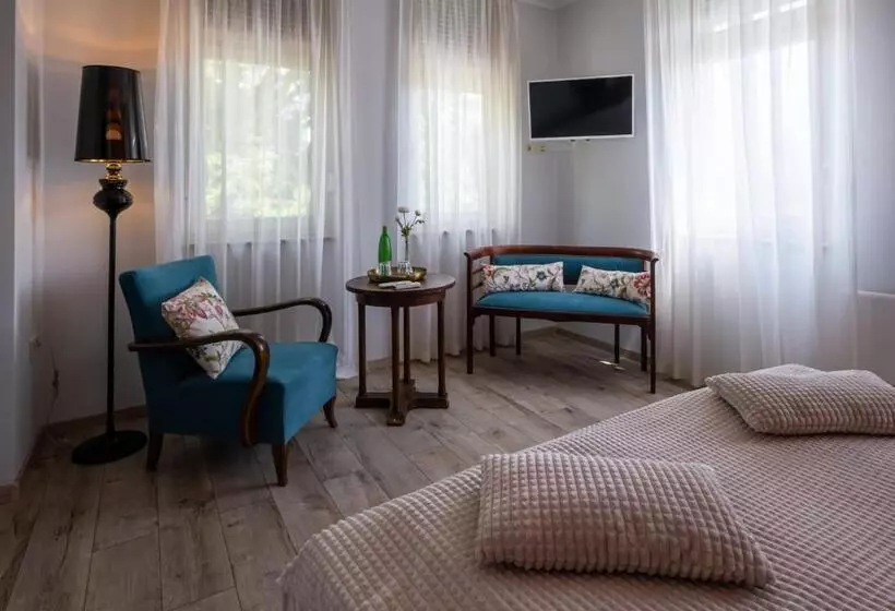 ホテル Neptun Badacsony