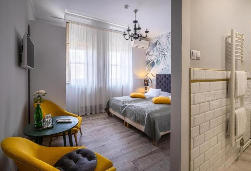 Hotelli Neptun Badacsony