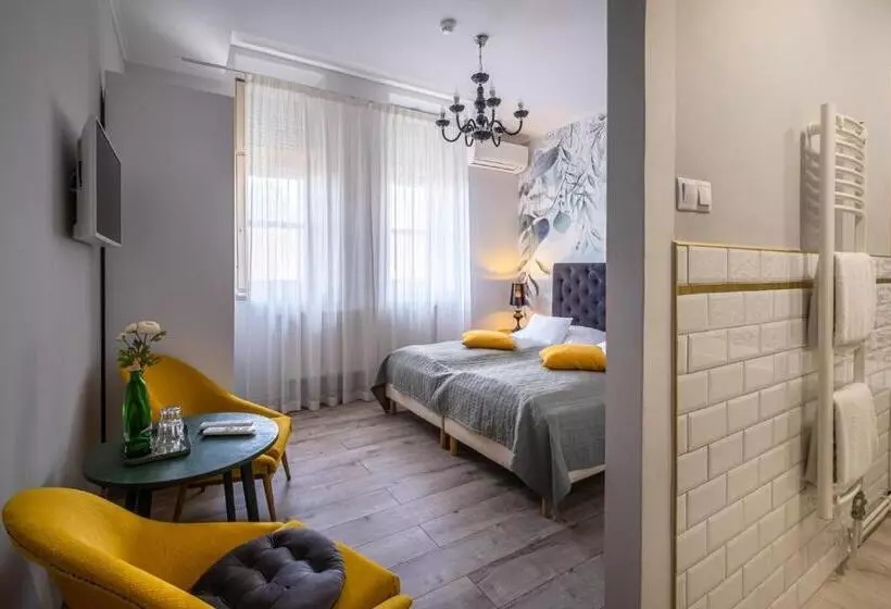 ホテル Neptun Badacsony