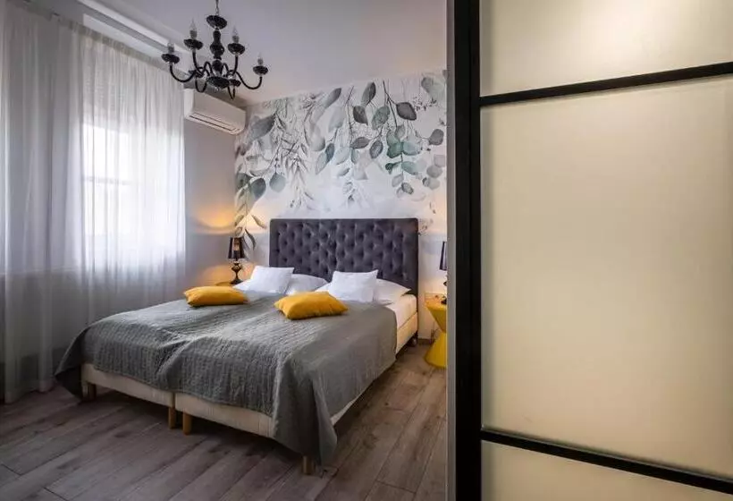 ホテル Neptun Badacsony