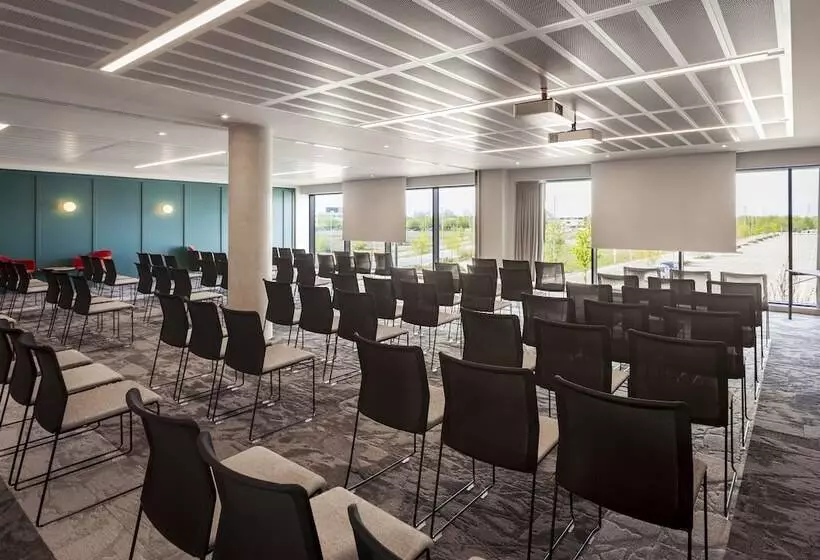 Novotel Cambridge North