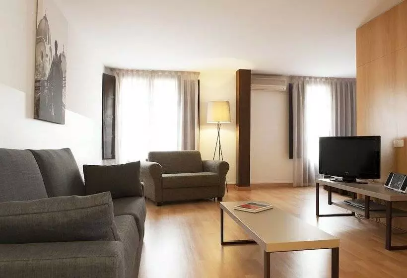 Aspasios Plaza Real Apartments