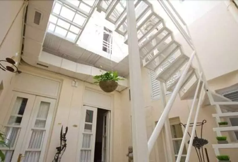 בית מלון כפרי 1555 Malabia House