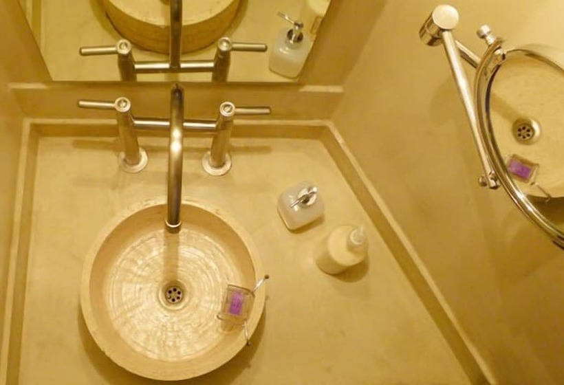 בית מלון כפרי 1555 Malabia House