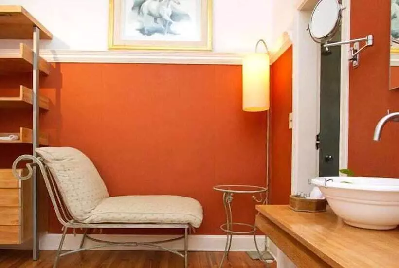 בית מלון כפרי 1555 Malabia House