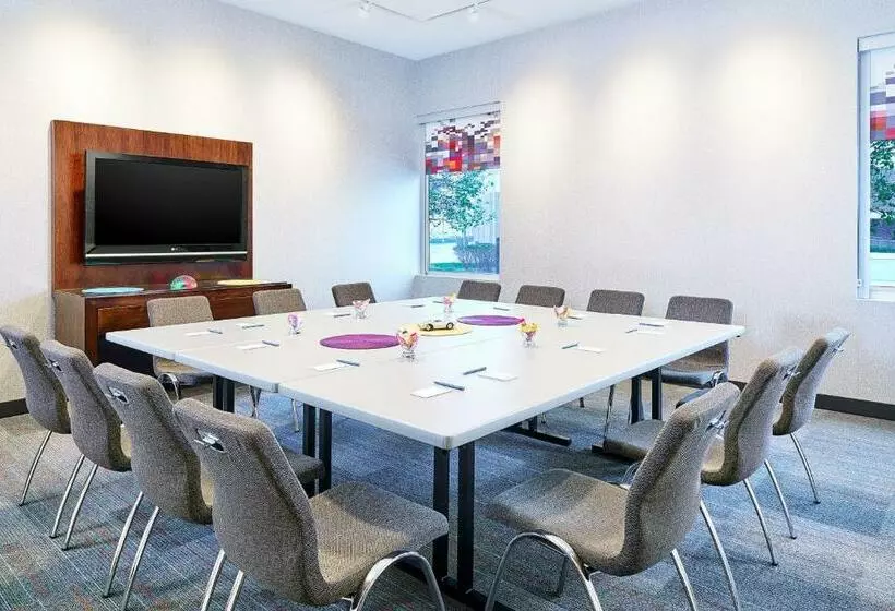 Отель Aloft Chicago O'Hare