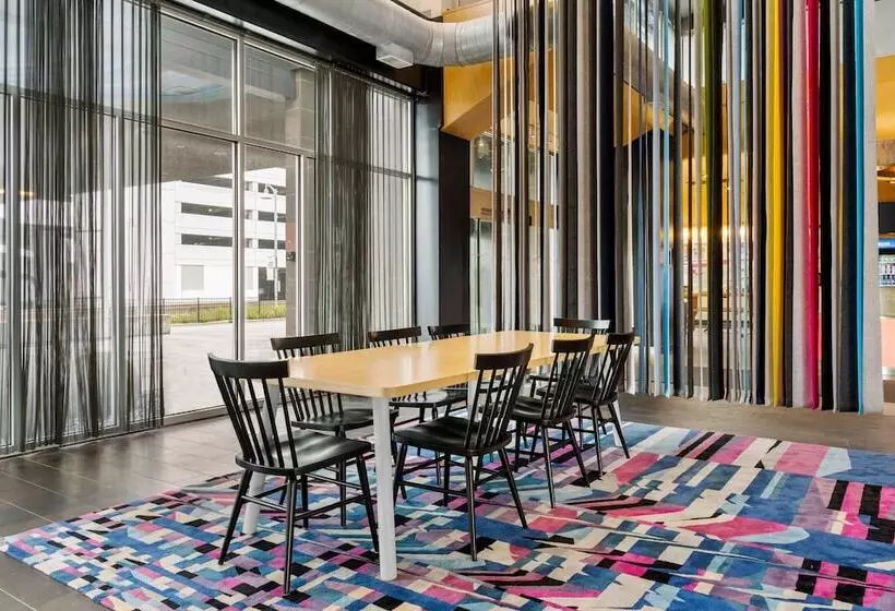 Отель Aloft Chicago O'Hare