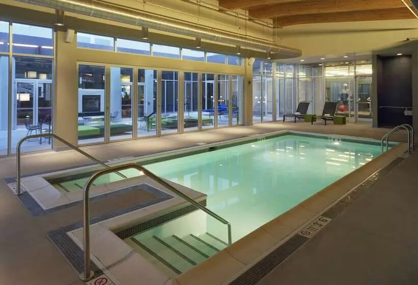 Отель Aloft Chicago O'Hare