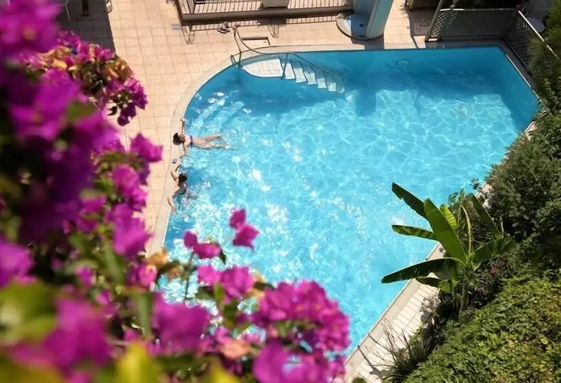 בית מלון כפרי Bellevue Benessere & Relax