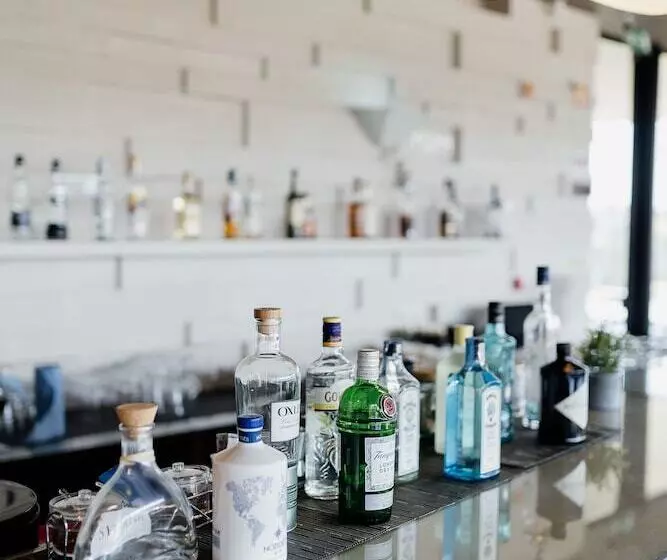 Отель Bom Sucesso Resort