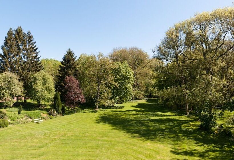 Отель Château Du Landel