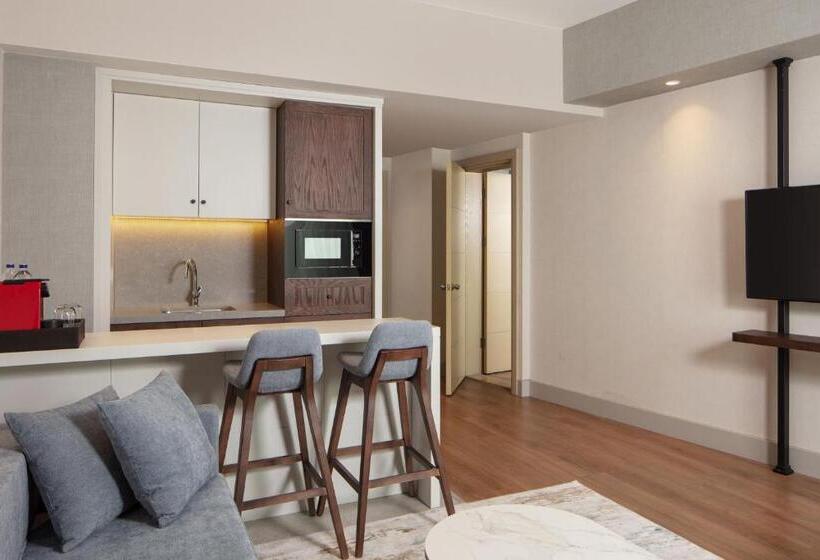 Delta Hotels Istanbul West