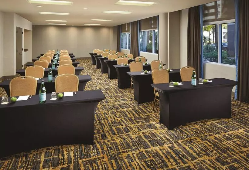 호텔 Doubletree By Hilton Lax El Segundo