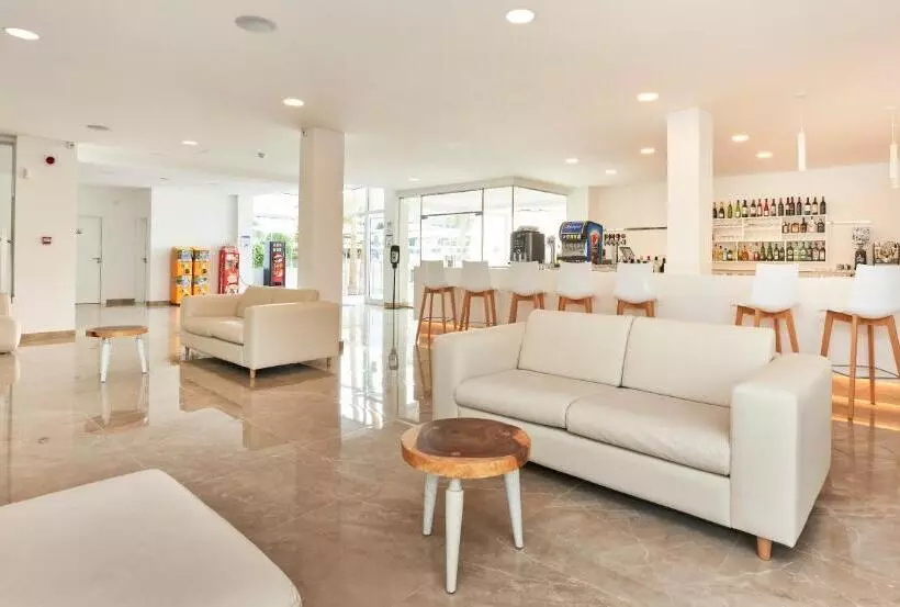 Отель Globales Cala Bona