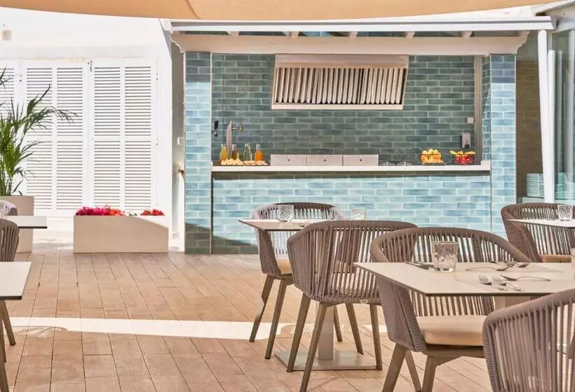 Отель Globales Cala Bona