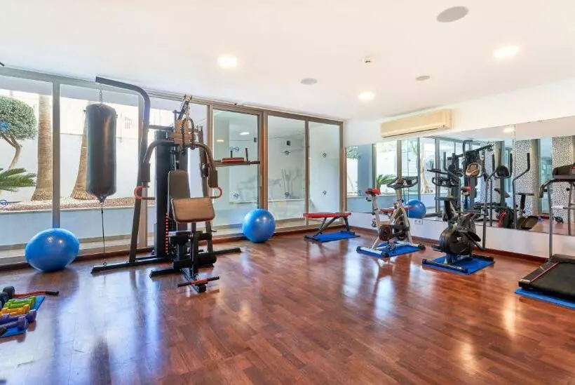 Отель Globales Cala Bona