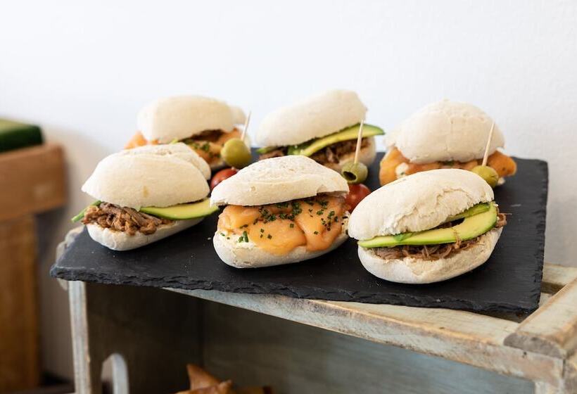 فندق Holiday Inn Santiago   Airport Terminal, An Ihg