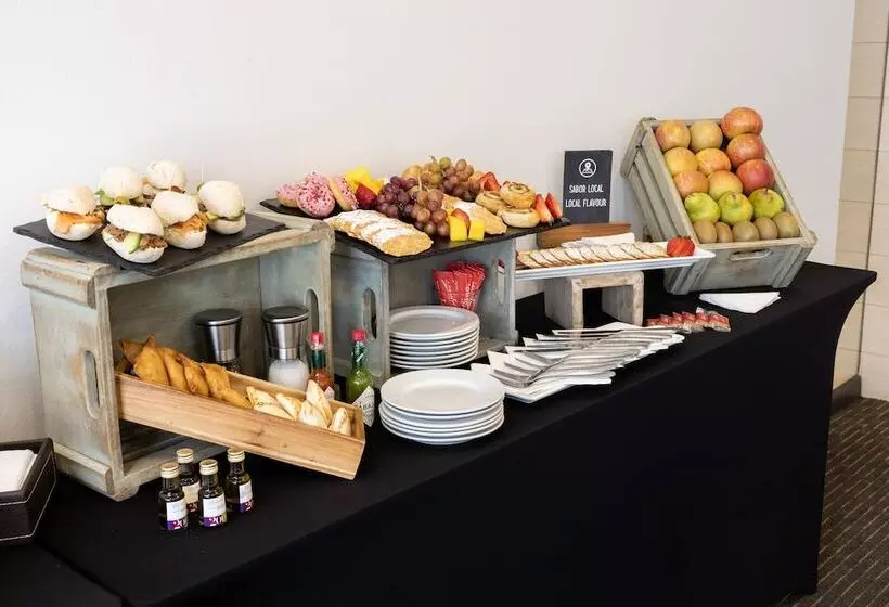 酒店 Holiday Inn Santiago   Airport Terminal, An Ihg