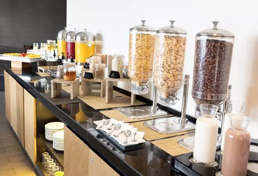 酒店 Holiday Inn Santiago   Airport Terminal, An Ihg