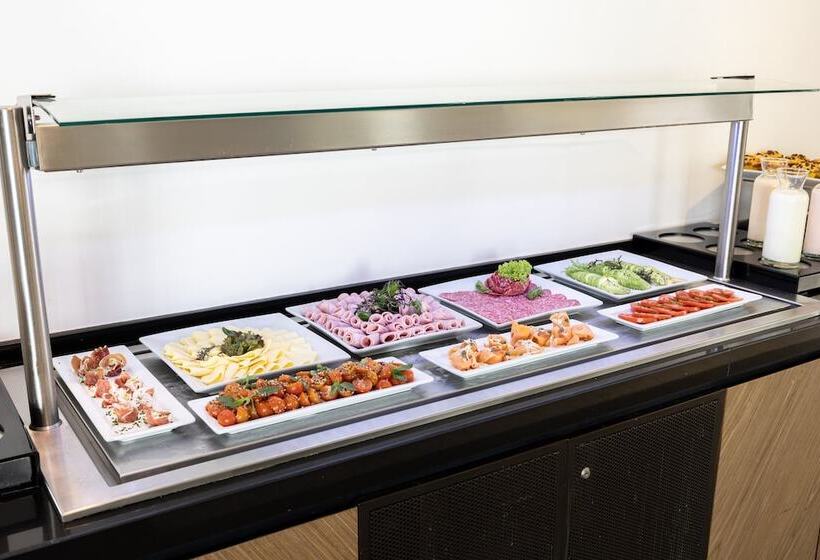 فندق Holiday Inn Santiago   Airport Terminal, An Ihg