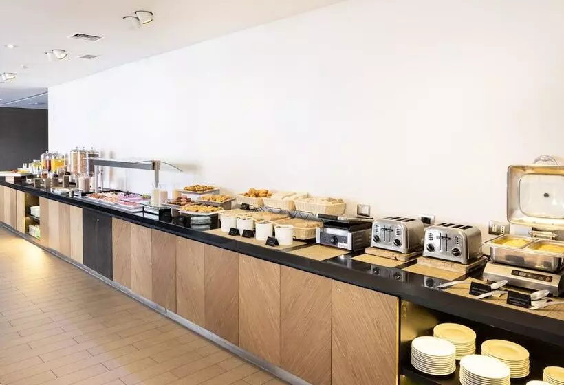 酒店 Holiday Inn Santiago   Airport Terminal, An Ihg