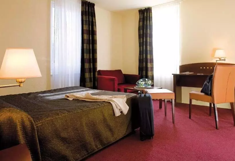 هتل Le Parc Des Fées