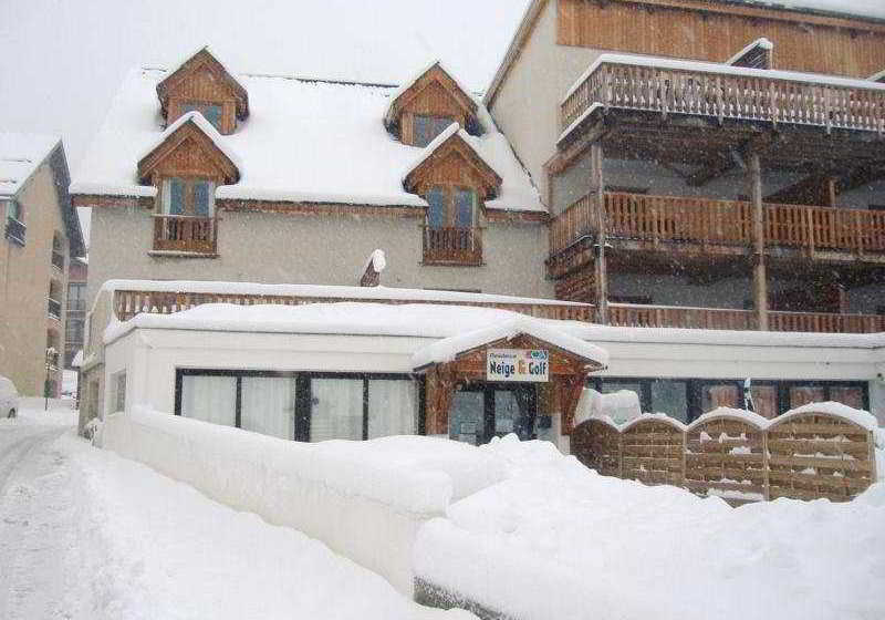 هتل Neige Et Golf