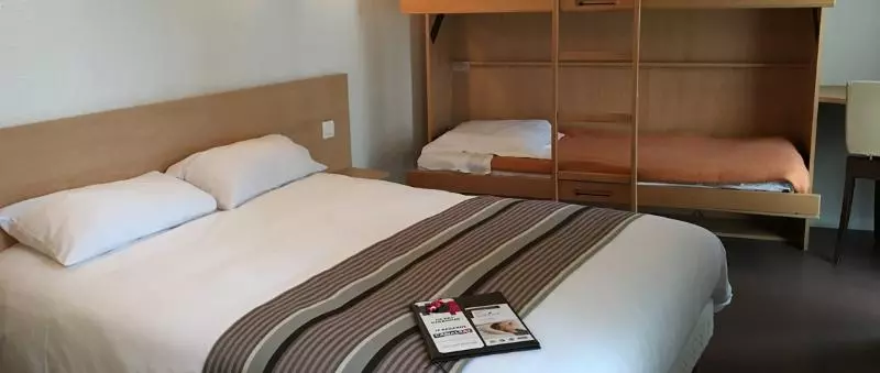 בית מלון כפרי P'tit Dej-Hôtel Clermont-Ferrand Centre